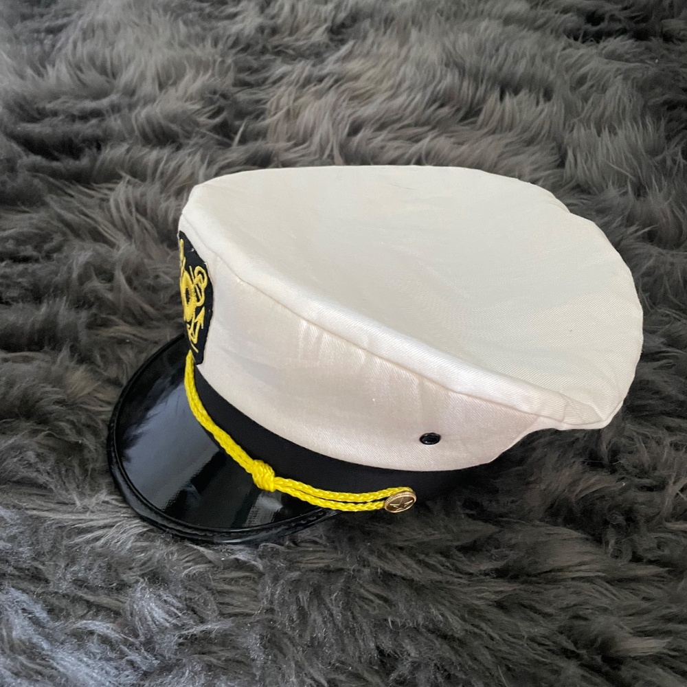 Captain’s hat - Picture 2 of 3